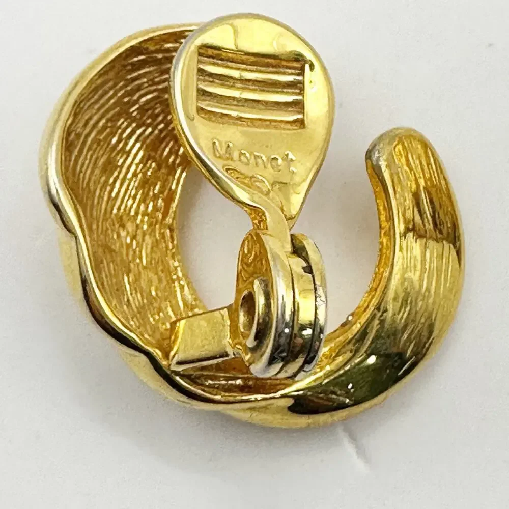 Monet Clip On Gold tone Swirl Retro Earring Vintage Jewelry Wavy Ribbed